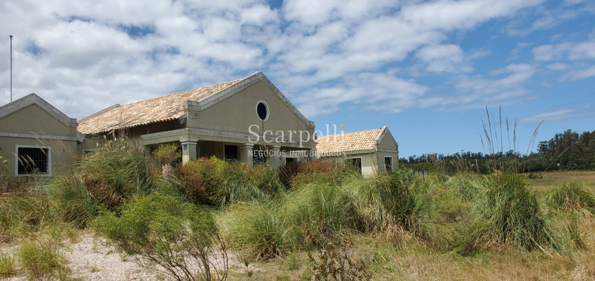 Chacra ID.17175 - Manantiales: Chacra de 5 hás en inmejorable entorno muy próximo a Fundación  Atchugarry Ruta 104  * iDeal Proyecto Turístico /  Hotel Boutique.-
