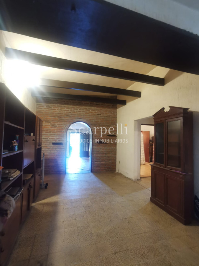 Chacra ID.46361 - Melilla: Chacra de mas de 4 hás Próximo a Ruta 5 sobre Cno. Peixoto con Casa completa y  Galpones.-