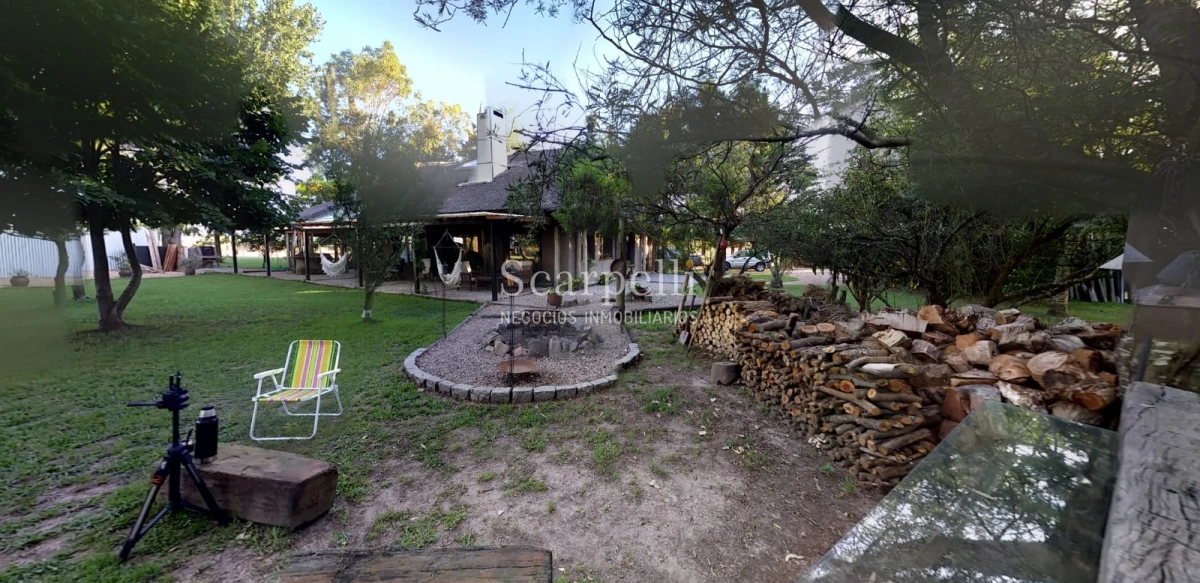 Chacra ID.13798 - Soñada Chacra de casi 4 hás. ! Equipada y diseñada para vivir todo el año próximo Ciudad de Las Piedras y tan solo 25 min. de Montevideo.-