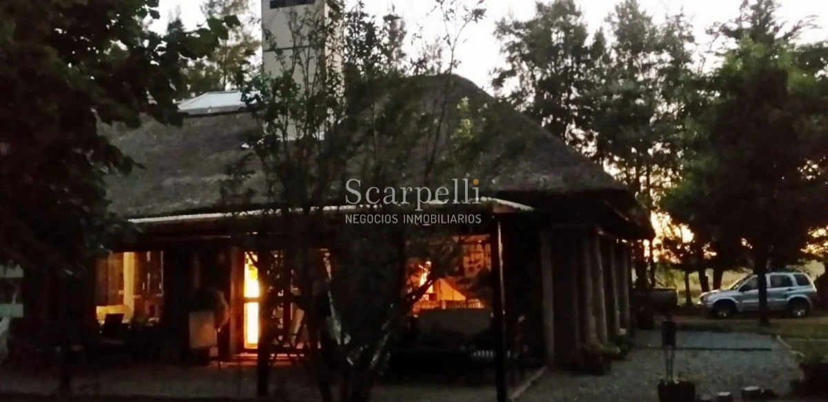 Chacra ID.13798 - Soñada Chacra de casi 4 hás. ! Equipada y diseñada para vivir todo el año próximo Ciudad de Las Piedras y tan solo 25 min. de Montevideo.-