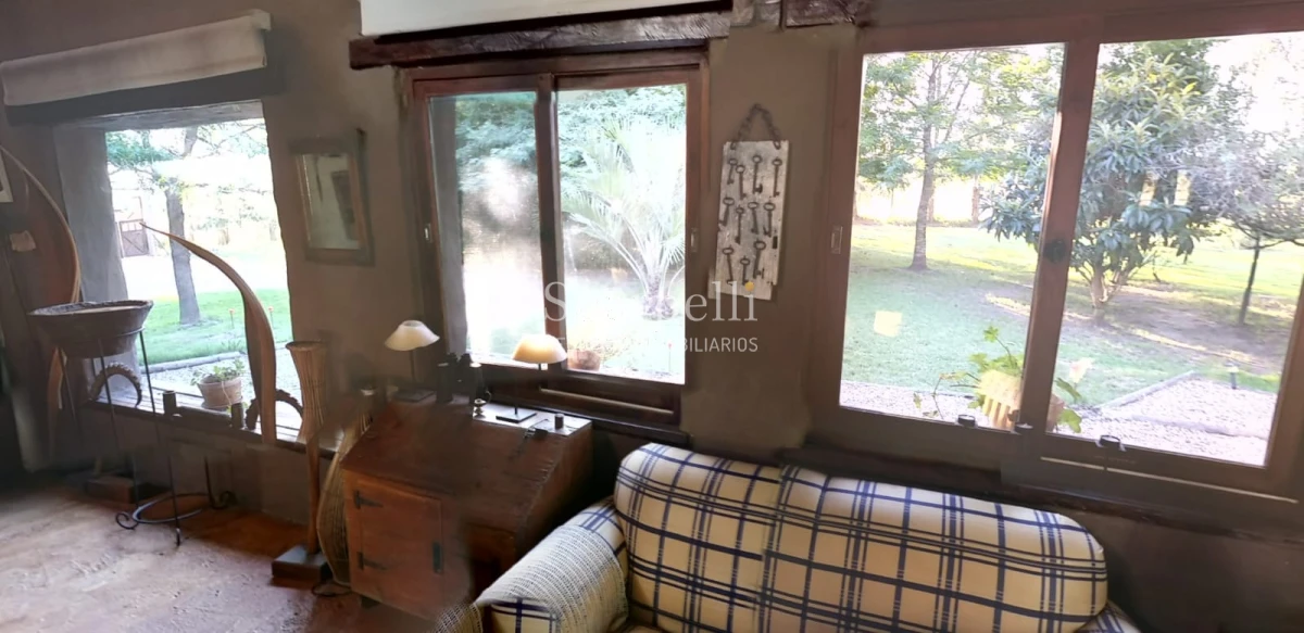 Chacra ID.13798 - Soñada Chacra de casi 4 hás. ! Equipada y diseñada para vivir todo el año próximo Ciudad de Las Piedras y tan solo 25 min. de Montevideo.-