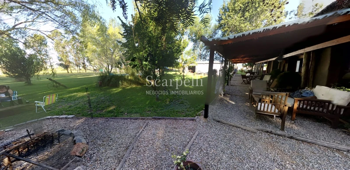 Chacra ID.13798 - Soñada Chacra de casi 4 hás. ! Equipada y diseñada para vivir todo el año próximo Ciudad de Las Piedras y tan solo 25 min. de Montevideo.-