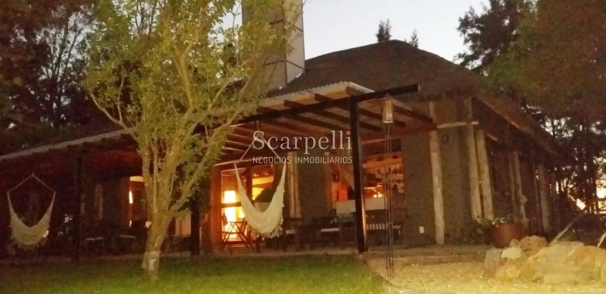 Chacra ID.13798 - Soñada Chacra de casi 4 hás. ! Equipada y diseñada para vivir todo el año próximo Ciudad de Las Piedras y tan solo 25 min. de Montevideo.-