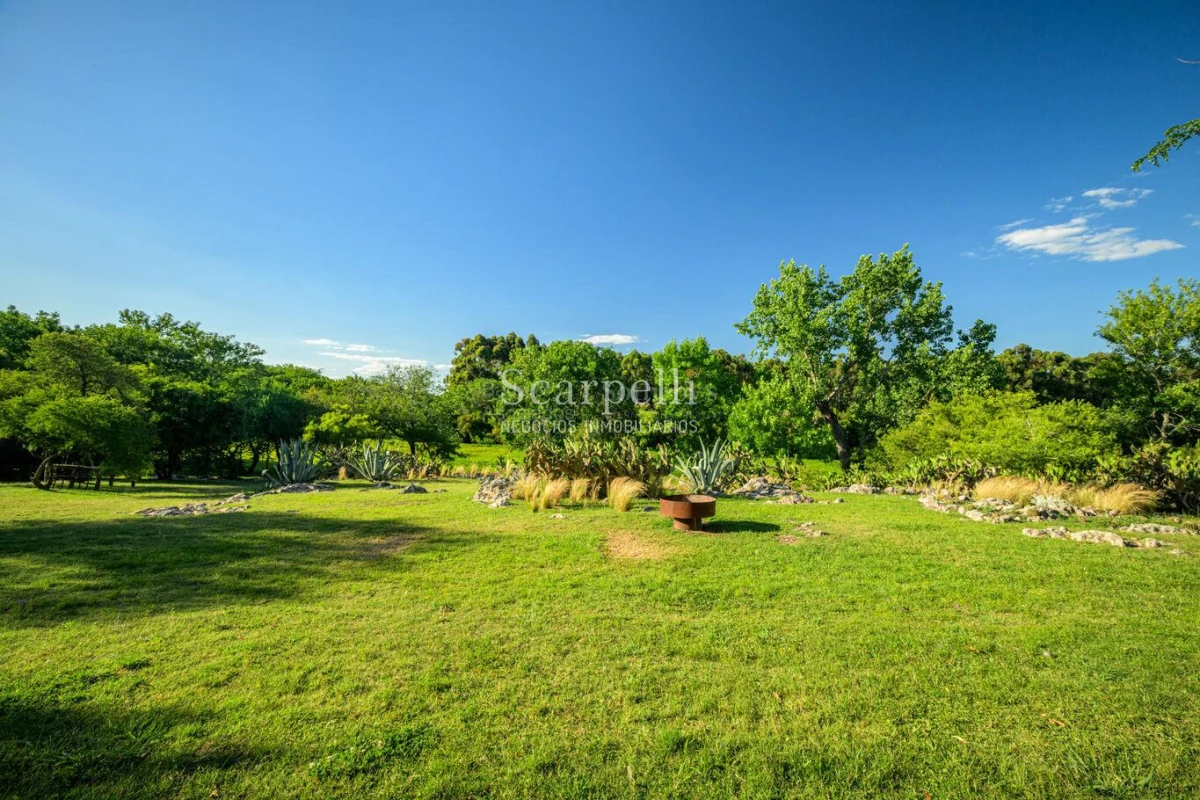 Chacra ID.50611 - Venta Chacra Costa Arroyo Pando 34333 m2 Casa Caseros Caminería Areas Sociales