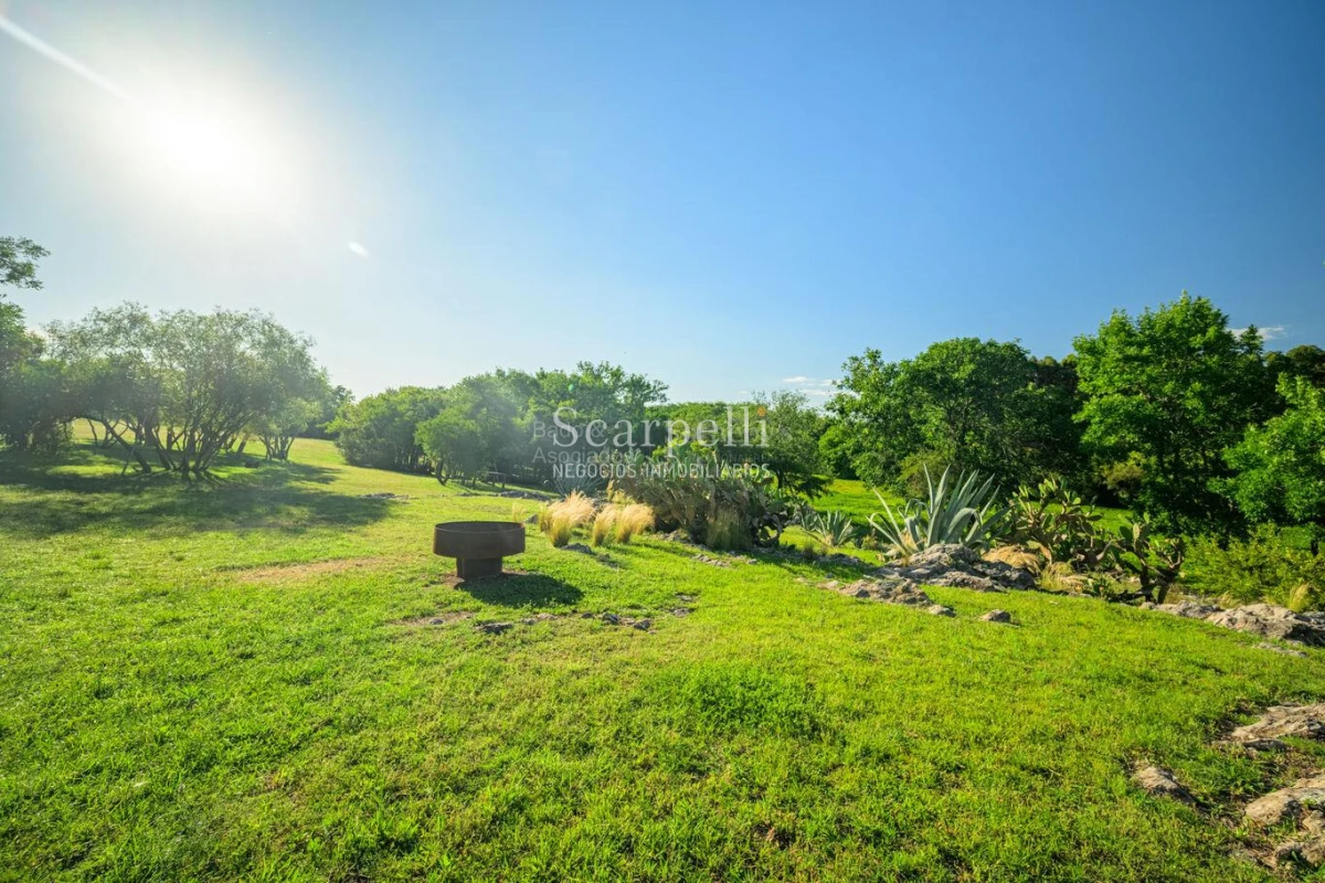 Chacra ID.50611 - Venta Chacra Costa Arroyo Pando 34333 m2 Casa Caseros Caminería Areas Sociales