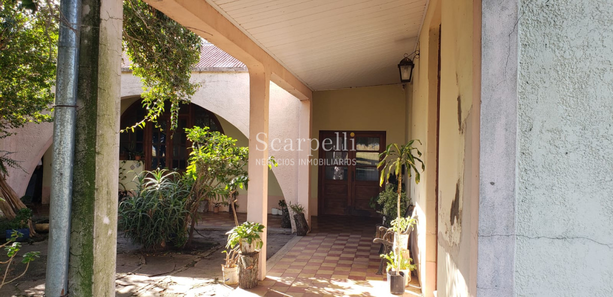 Campo Ref.49361 - Venta Campo Artigas 911 hás Ganadero Bueno próximo Baltasar Brum con instalaciones de trabajo.-