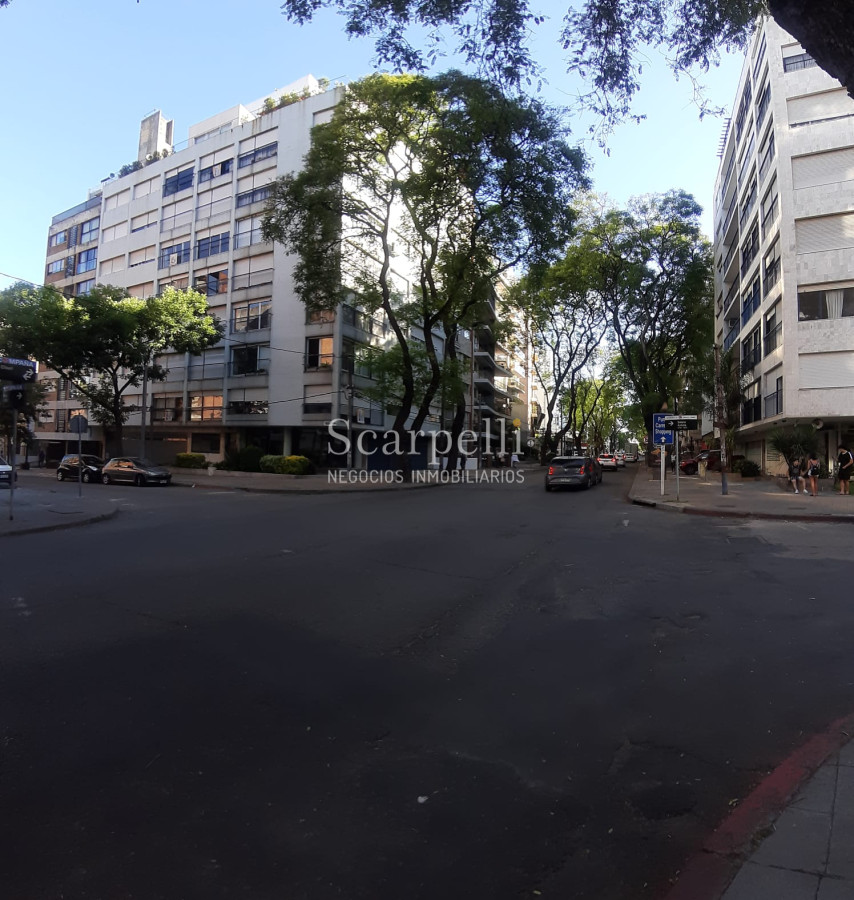 Local Comercial ID.11670 - Locales Nuevos Con Renta en Punta Carretas en puntos comerciales estratégicos y con excelentes Garantías.-