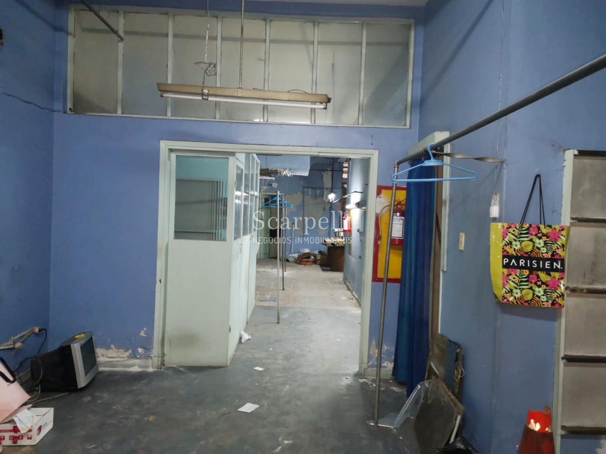 Local Comercial ID.13629 - Oportunidad de Local Soriano y Convención  con posibilidad de fraccionamiento en 2 unidades.-