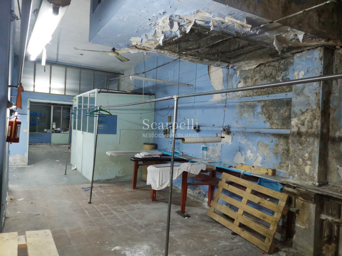 Local Comercial ID.13629 - Oportunidad de Local Soriano y Convención  con posibilidad de fraccionamiento en 2 unidades.-
