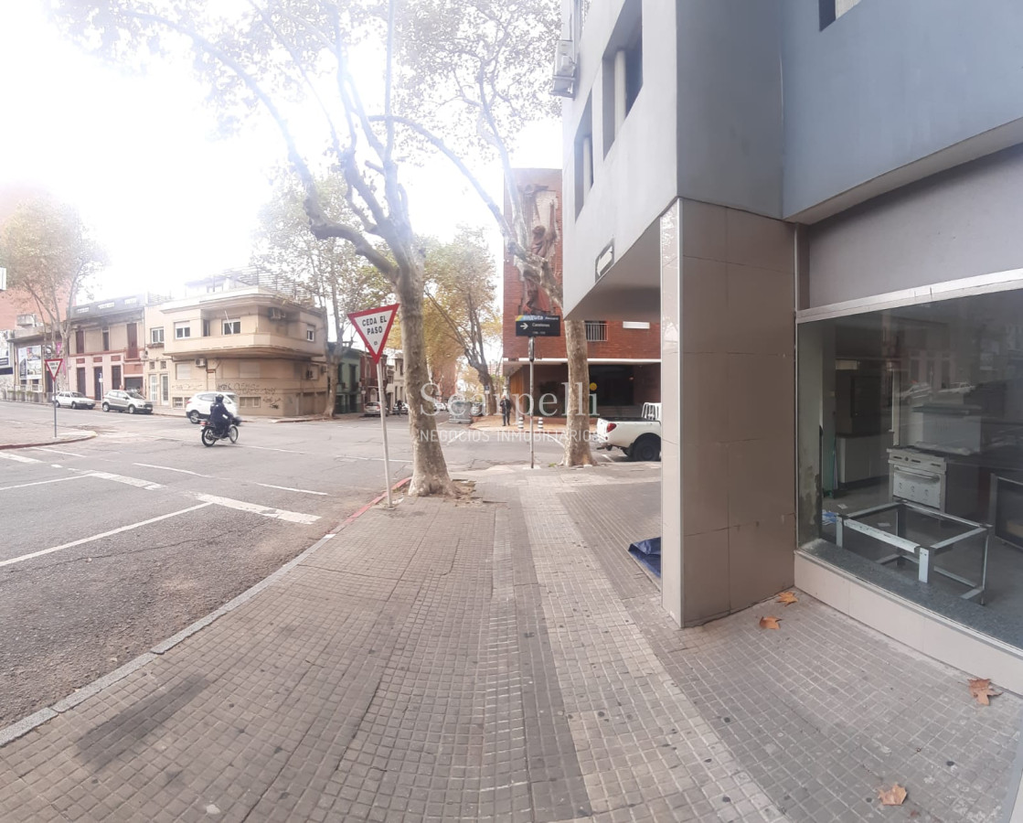 Local Comercial ID.16027 - Venta Local Comercial en la atractiva esquina de Zelmar Michelini y Canelones