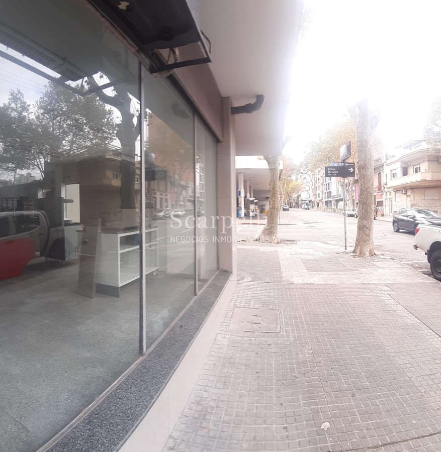 Local Comercial ID.16027 - Venta Local Comercial en la atractiva esquina de Zelmar Michelini y Canelones