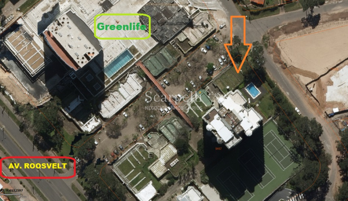 Local Comercial ID.20834 - Locales Comerciales Av.Roosevelt Parada 12 Próximo Banco Santander