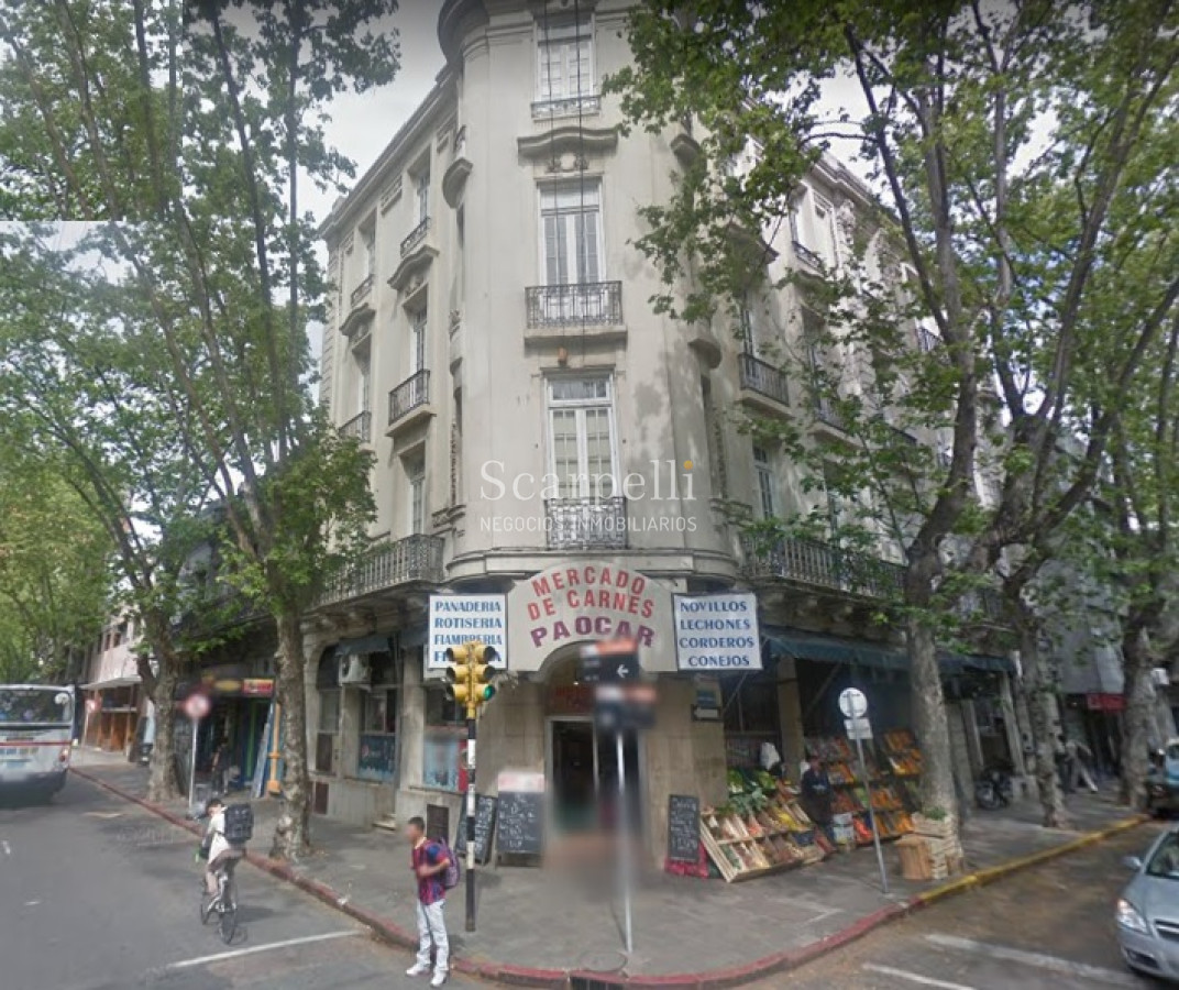 Local Comercial ID.22168 - Local Comercial Estratégico en San José y Yí (Carlos Quijano) a mts de Carcel Central,  18 de Julio e I.M.M
