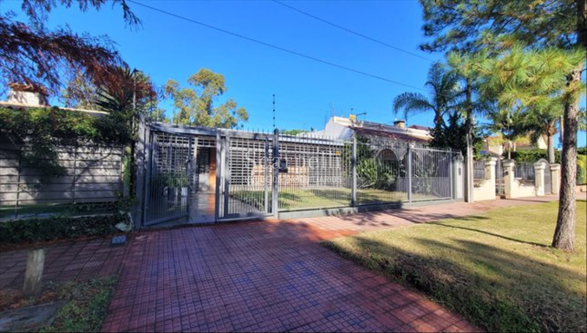 Local Comercial ID.29 - Alquiler Carrasco Local Comercial Av. Alberdi Prox Cooper
