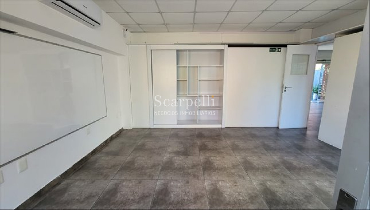 Local Comercial ID.29 - Alquiler Carrasco Local Comercial Av. Alberdi Prox Cooper