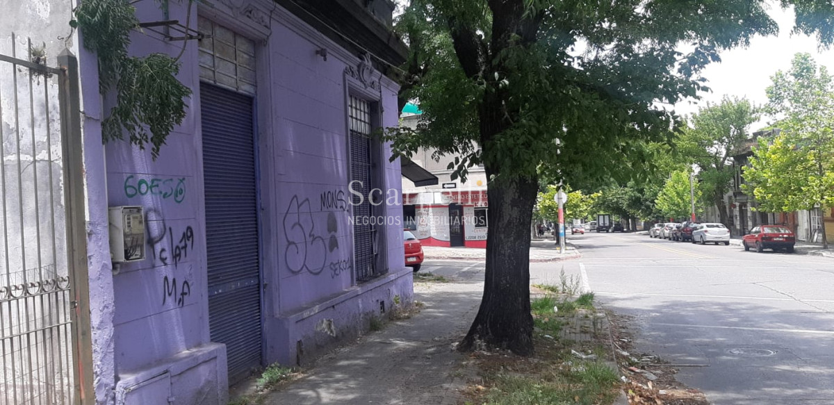 Local Comercial ID.26236 - Local Comercial Esquina con gran Visibilidad sobre Amézaga prox. Barrio Reus.-