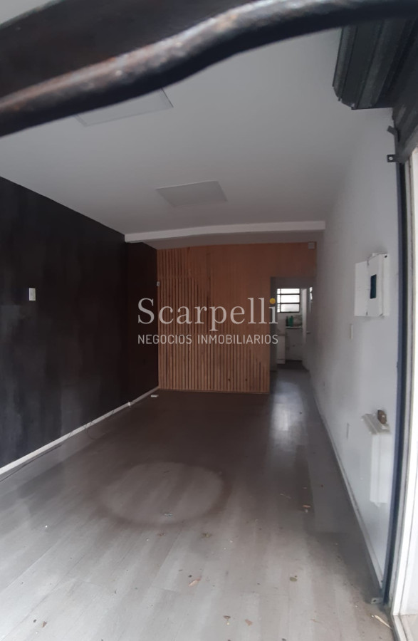 Local Comercial ID.30069 - Local en Alquiler a mts. de Arocena Próximo Ancap y Hotel Casino Carrasco.-