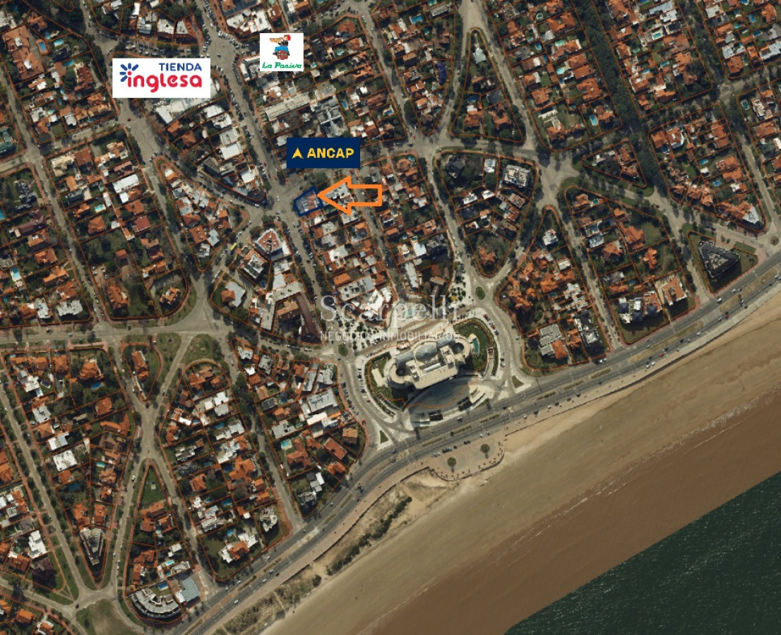 Local Comercial ID.30069 - Local en Alquiler a mts. de Arocena Próximo Ancap y Hotel Casino Carrasco.-