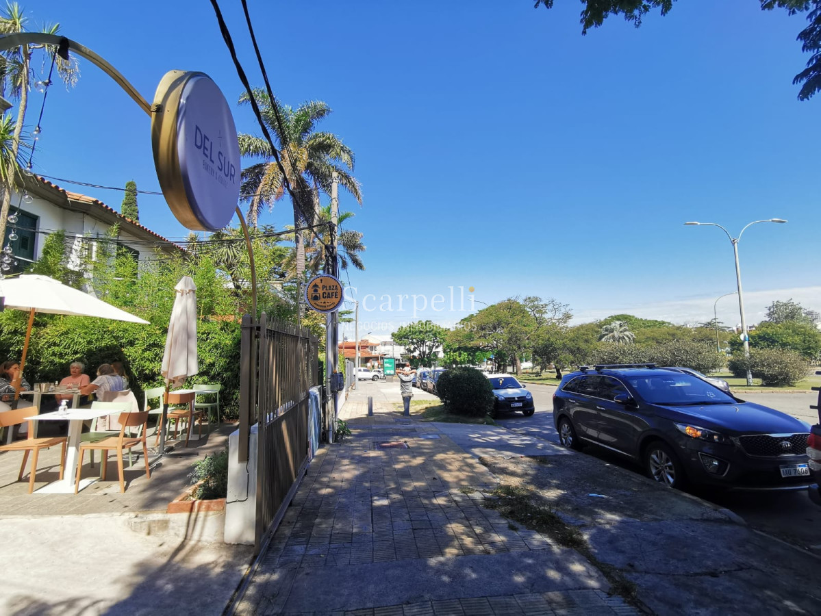 Local Comercial ID.36625 - Venta Llave local gastronómico en Parque Batlle totalmente equipado Nuevo como a estrenar.-