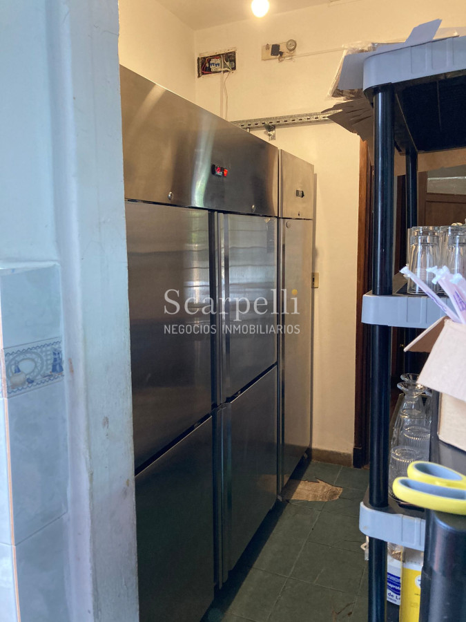 Local Comercial ID.36625 - Venta Llave local gastronómico en Parque Batlle totalmente equipado Nuevo como a estrenar.-