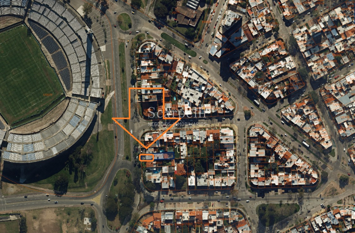 Local Comercial ID.36625 - Venta Llave local gastronómico en Parque Batlle totalmente equipado Nuevo como a estrenar.-