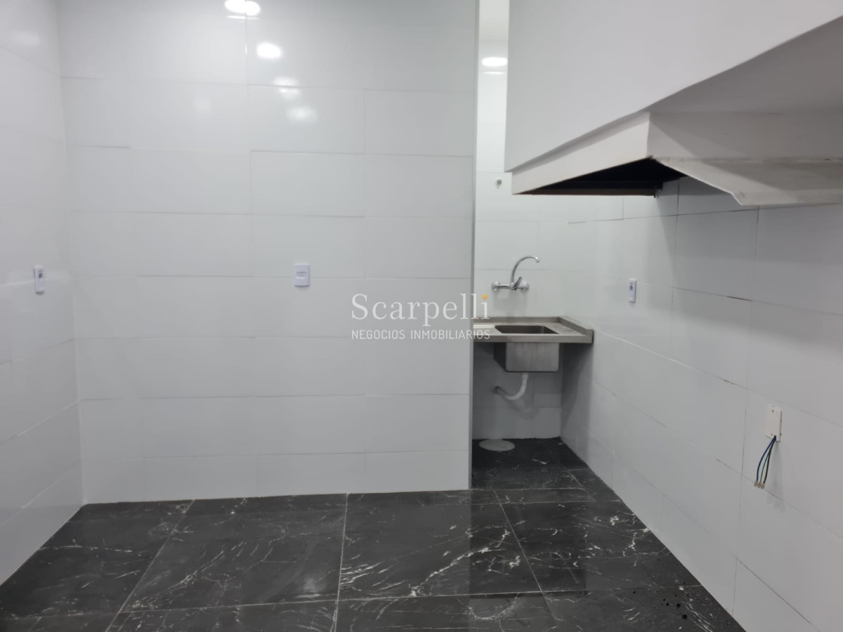 Local Comercial ID.36913 - Local esquina totalmente reciclado como a estrenar muy próximo a Canal 12 Y Radio Sarandí