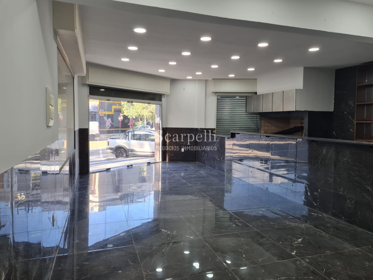Local Comercial ID.36913 - Local esquina totalmente reciclado como a estrenar muy próximo a Canal 12 Y Radio Sarandí