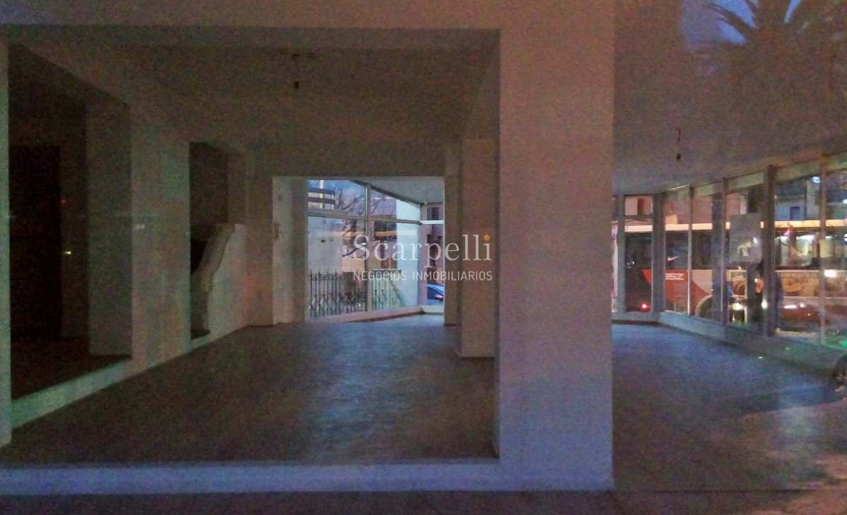 Local Comercial ID.7379 - LOCAL EN IMPORTANTE ESQUINA DE POCITOS NUEVO A MTS. WTC & SHOPPING
