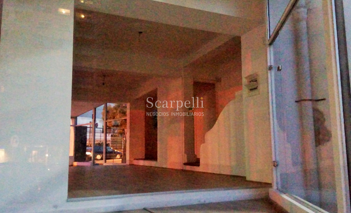 Local Comercial ID.7379 - LOCAL EN IMPORTANTE ESQUINA DE POCITOS NUEVO A MTS. WTC & SHOPPING