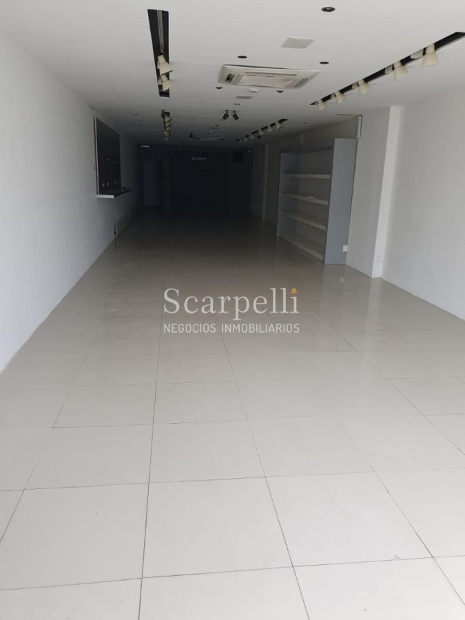 Local Comercial ID.50355 - Alquiler Local nuevo Sobre Av. Arocena 120m2 a mts. La Pasiva y Tienda Inglesa
