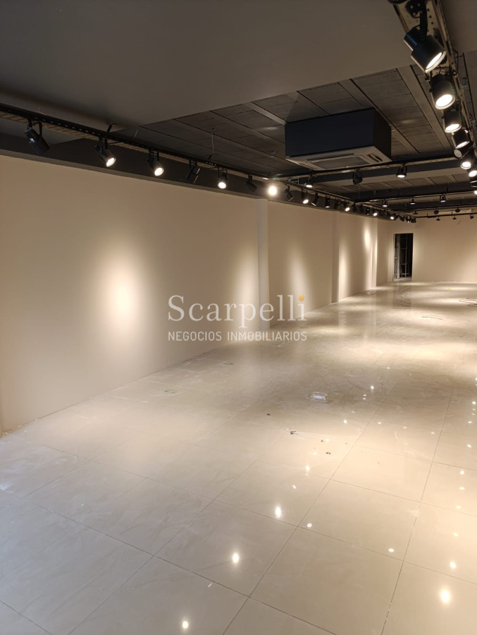 Local Comercial ID.50355 - Alquiler Local nuevo Sobre Av. Arocena 120m2 a mts. La Pasiva y Tienda Inglesa