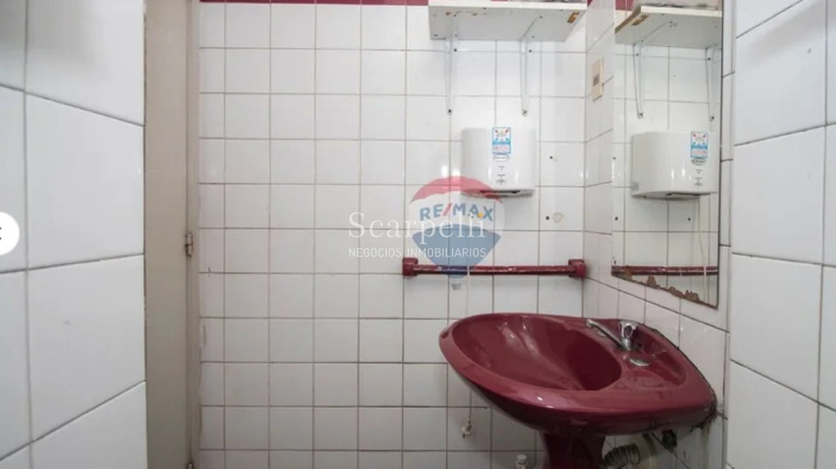 Local Comercial ID.50578 - Alquiler Local Comercial con amplio Subsuelo sobre 18 de Julio casi Minas