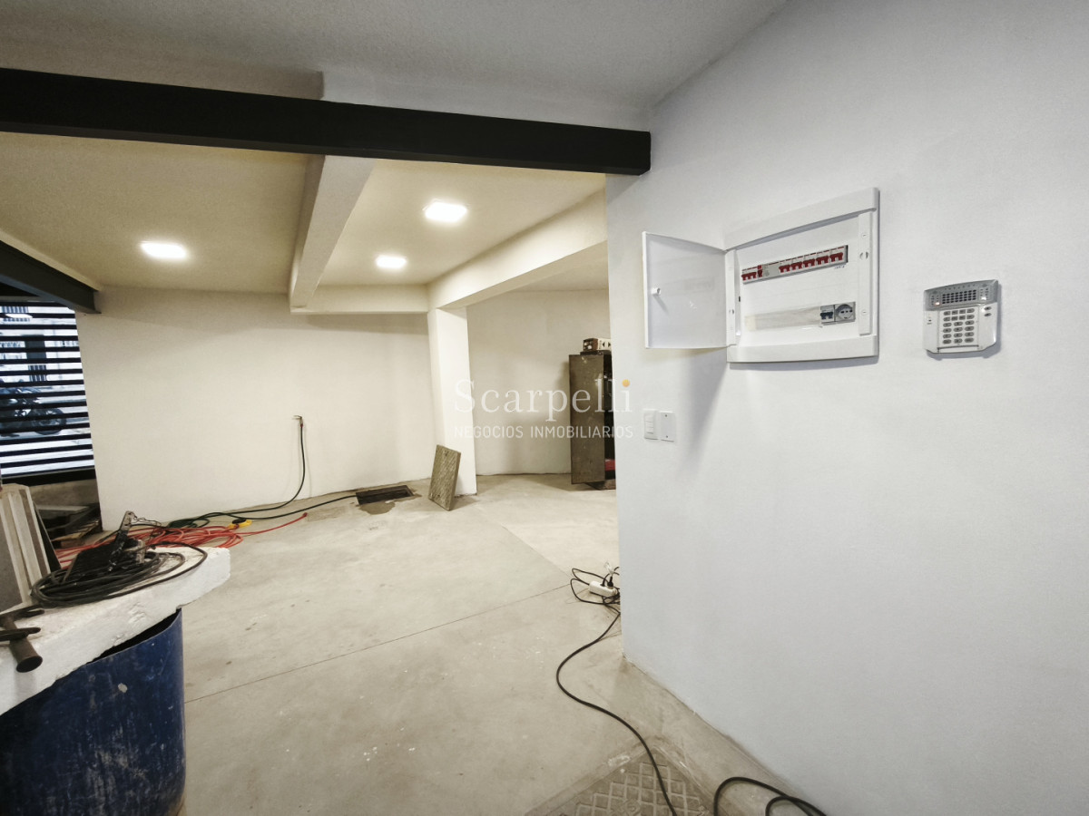 Local Comercial ID.50626 - Imponente Local Comercial en Gran Esquina A Estrenar Inmejorable