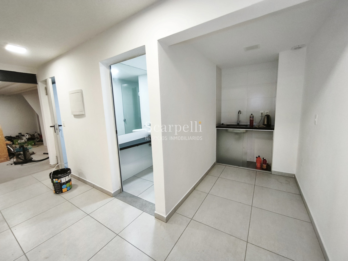 Local Comercial ID.50626 - Imponente Local Comercial en Gran Esquina A Estrenar Inmejorable