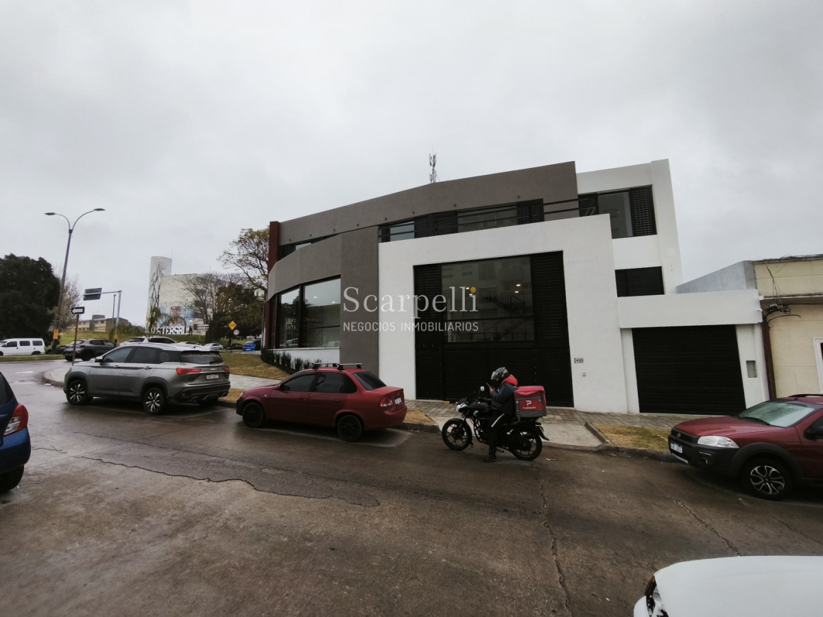 Local Comercial ID.50626 - Imponente Local Comercial en Gran Esquina A Estrenar Inmejorable