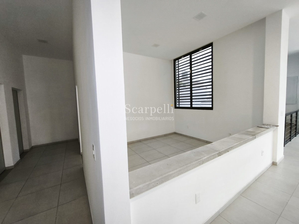 Local Comercial ID.50626 - Imponente Local Comercial en Gran Esquina A Estrenar Inmejorable
