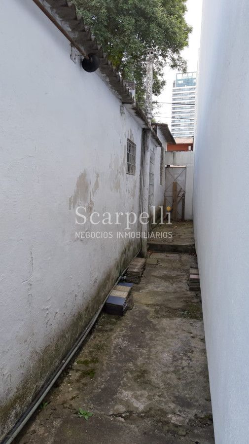 Terreno ID.10324 - Último terreno en Buceo a 100 mts. de la Rambla con construcción muy antigua para demoler  Ideal Apartamentos, Estacionamiento, Propiedad Horizontal etc.