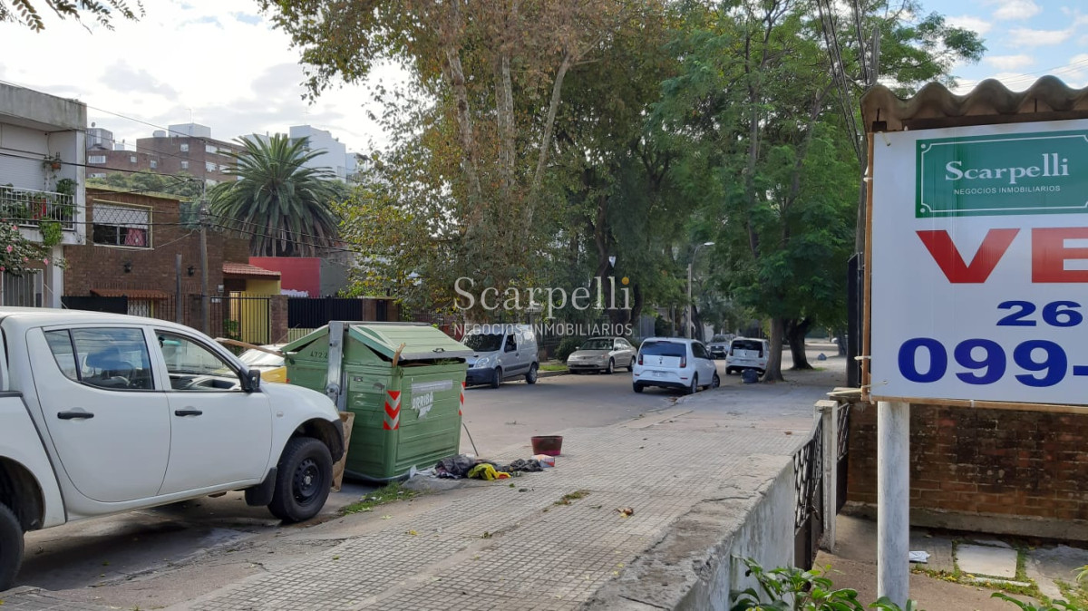 Terreno ID.10324 - Último terreno en Buceo a 100 mts. de la Rambla con construcción muy antigua para demoler  Ideal Apartamentos, Estacionamiento, Propiedad Horizontal etc.