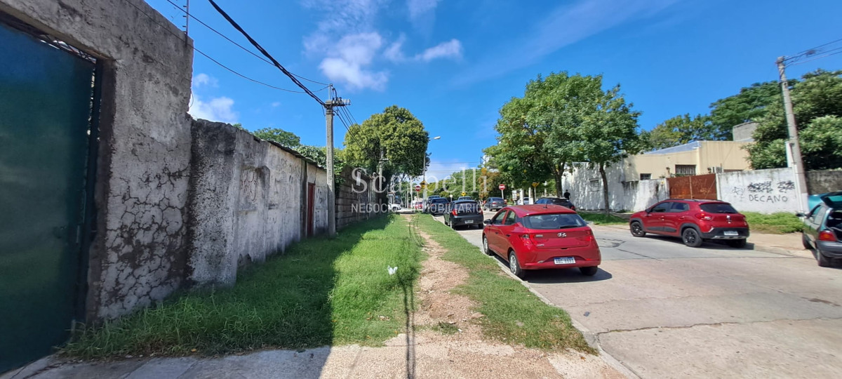 Terreno ID.14858 - Terreno Esquina a pocos metros del Shopping Nuevo Centro y frente a la plaza de las Esculturas: ideal apartamentos