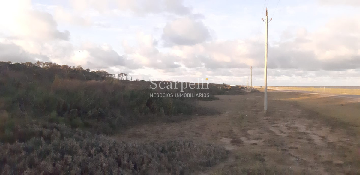Terreno ID.21127 - Frente al Océano Rochense y  muy próximo a Laguna Garzón y Puente Circular E. Constantini.-