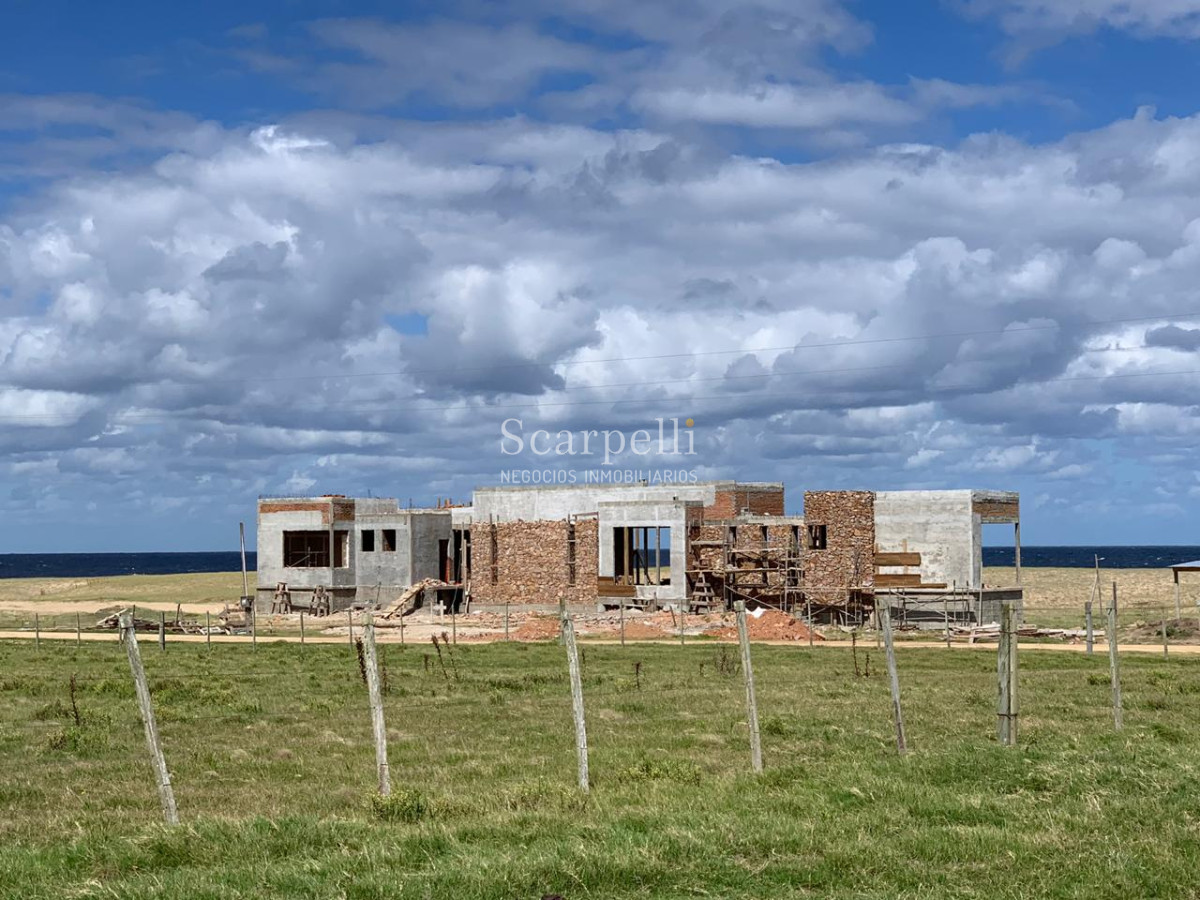 Terreno ID.23847 - Pueblo Nuevo, Km. 244 Ruta 10  Muy Próximo a Cabo Polonio. Con el Mejor Océano del Uruguay frente a Ud. !