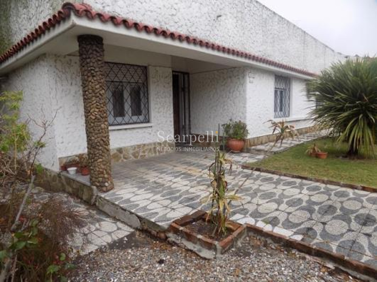 Terreno ID.30581 - Terreno en Punto Alto de Malvín con Vista indirecta a la Rambla con Proyecto Aprobado 9 mts. de Altura.-