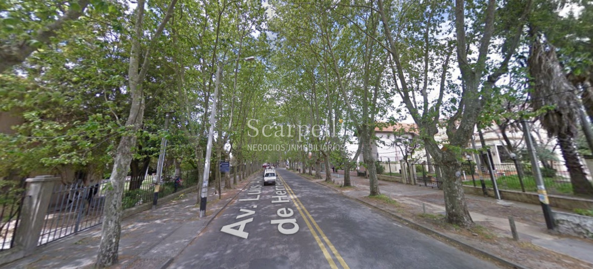 Terreno ID.36264 - Prado: Venta Importante Residencia con gran Terreno sobre Luis Alberto de Herrera muy proximo a Av. Burgues y Av. Millán.-
