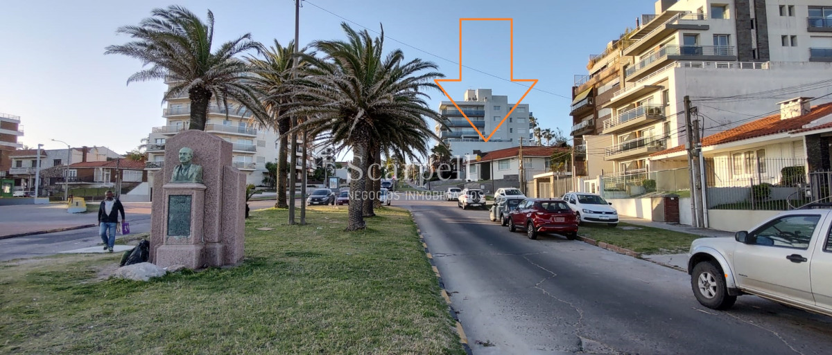 Terreno ID.40060 - Venta Terreno con altura a mts de la Rambla de Punta Gorda y Malvin .-