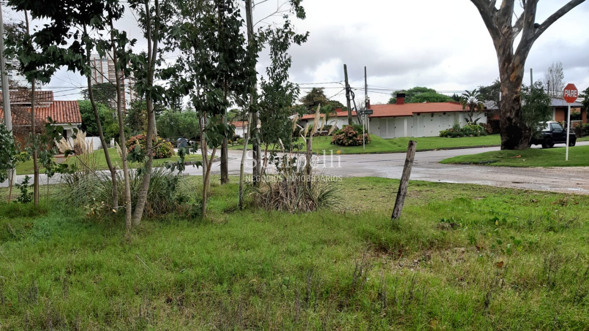 Terreno ID.10545 - Oportunidad Terreno en Parada 8 de La Mansa inserto en Vecindario de Gran Categoría