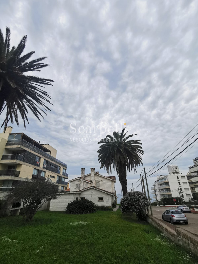 Terreno ID.23971 - Atención Inversores/Desarrolladores: En Plena Península: Padrón esquina a  muy pocos mts. de la Brava y El Emir : + 800 m2 con vista al Mar