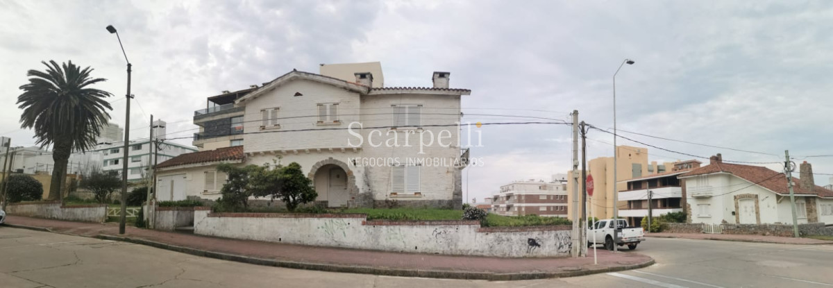 Terreno ID.23971 - Atención Inversores/Desarrolladores: En Plena Península: Padrón esquina a  muy pocos mts. de la Brava y El Emir : + 800 m2 con vista al Mar