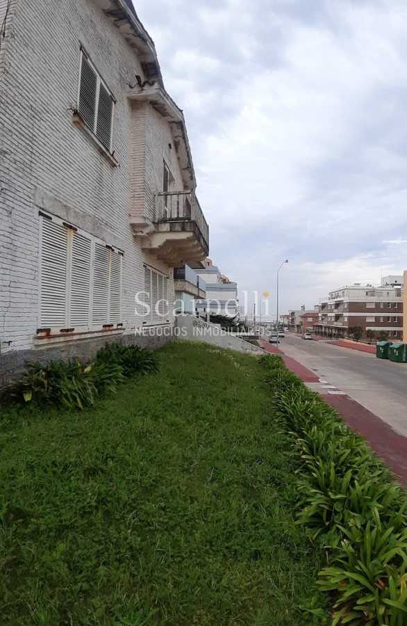 Terreno ID.23971 - Atención Inversores/Desarrolladores: En Plena Península: Padrón esquina a  muy pocos mts. de la Brava y El Emir : + 800 m2 con vista al Mar
