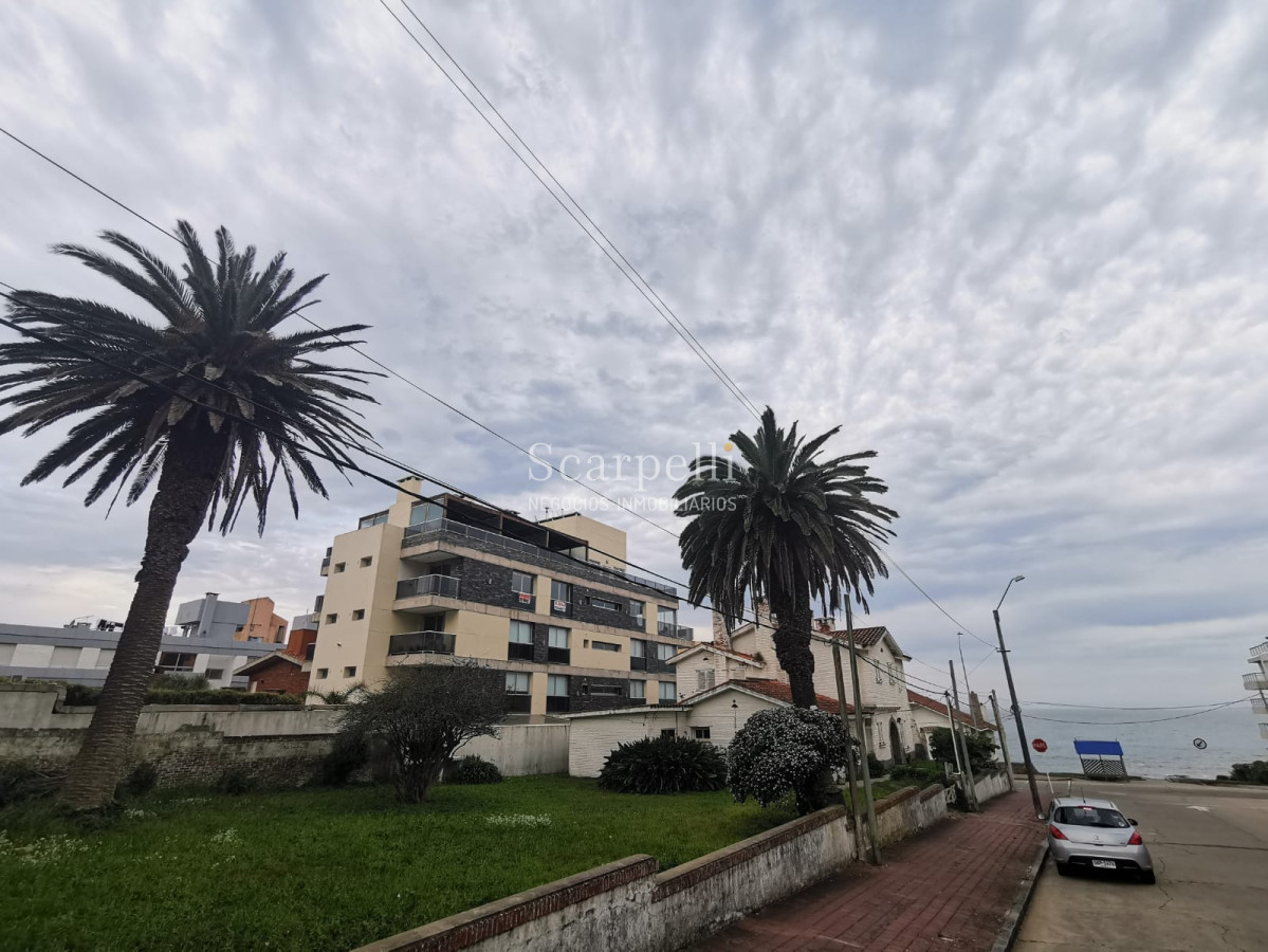 Terreno ID.23971 - Atención Inversores/Desarrolladores: En Plena Península: Padrón esquina a  muy pocos mts. de la Brava y El Emir : + 800 m2 con vista al Mar