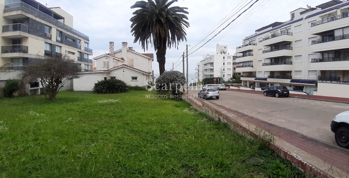 Terreno ID.23971 - Atención Inversores/Desarrolladores: En Plena Península: Padrón esquina a  muy pocos mts. de la Brava y El Emir : + 800 m2 con vista al Mar